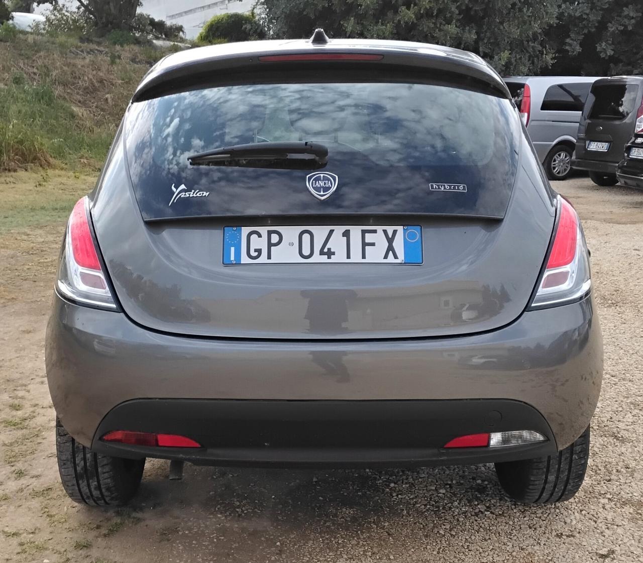 Lancia Ypsilon 1.0 FireFly 5 porte S&S Hybrid UnYca