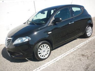 Lancia Ypsilon 1.2 69 CV 5 porte Silver GPL