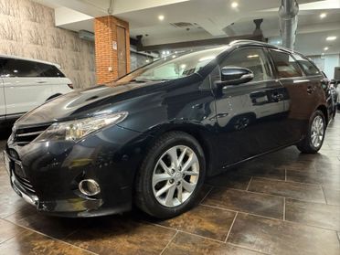 Toyota Auris Touring Sports 1.4 D-4D Lounge