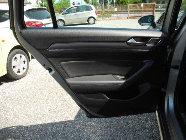VOLKSWAGEN Passat Alltrack 2.0 TDI 190cv SW 4Motion DSG BMT - GANCIO TRAINO