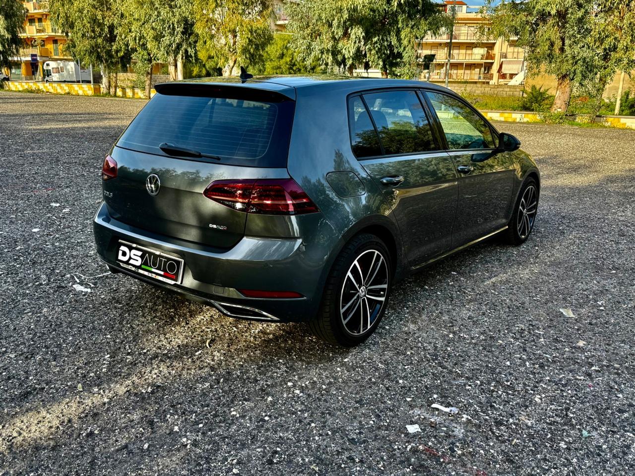VOLKSWAGEN GOLF 1.6 TDI 115 CV DSG SPORT R LINE