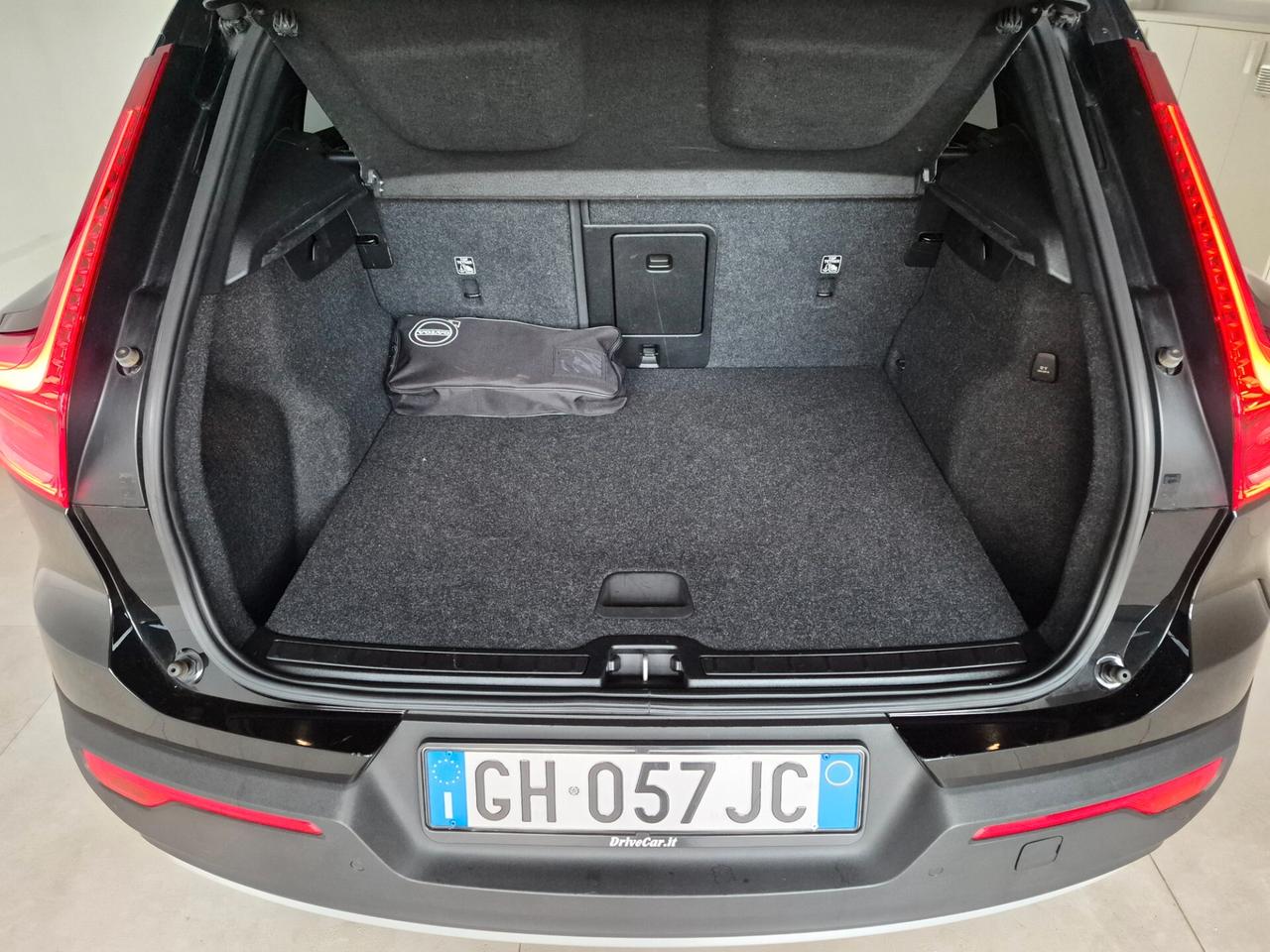 Volvo XC40 1.5 PLUG-IN T4 INSCRIPTION FULL-LED CARPLAY NAVI