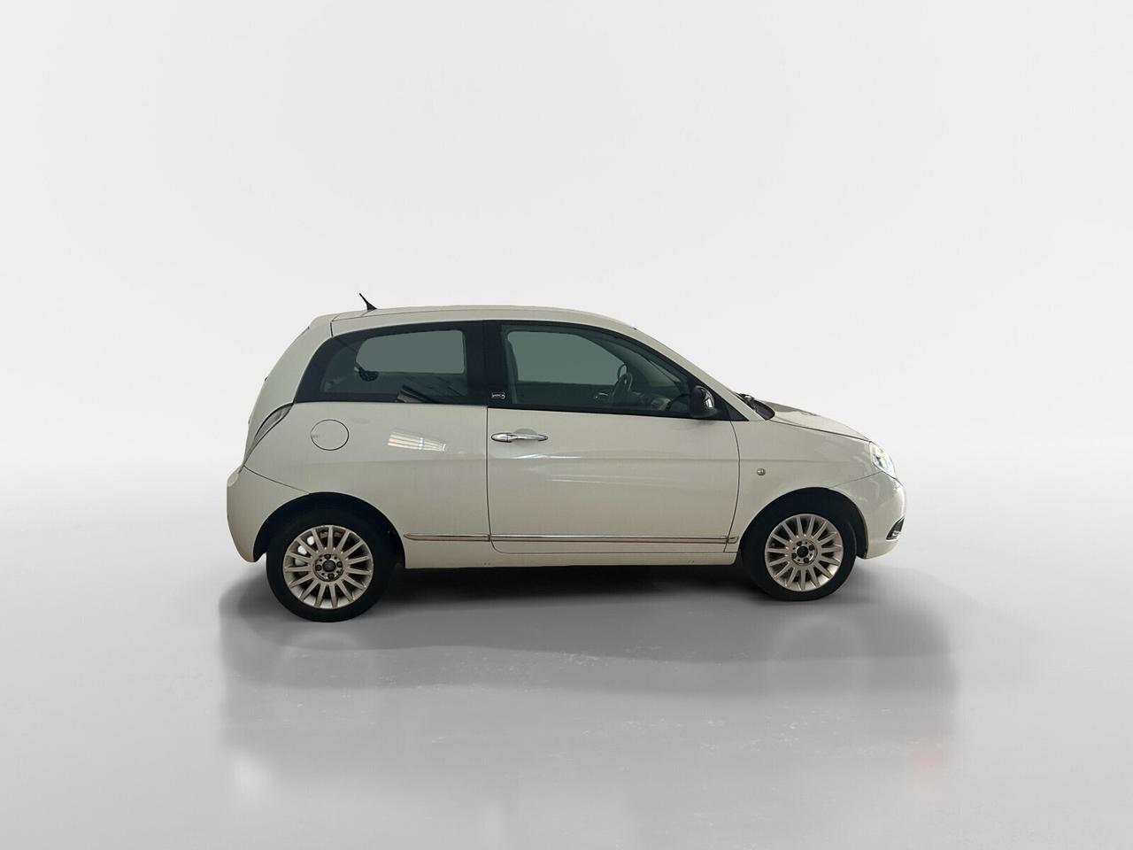 Lancia Ypsilon 1.3 MJT 16V 95 CV 5 porte S&S Silver