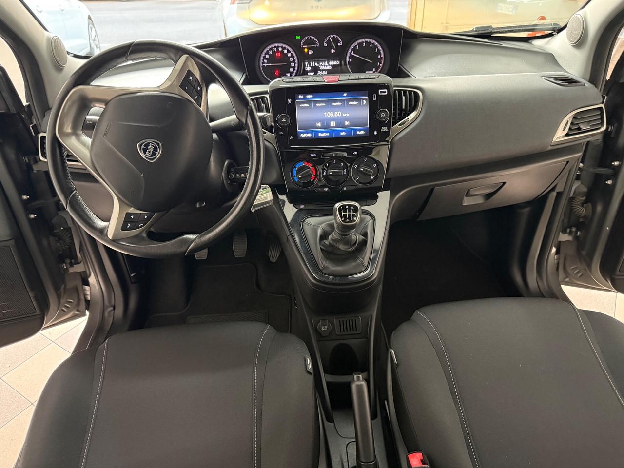 Lancia Ypsilon 1.0 S&S Hybrid Ecochic Gold 78.000km