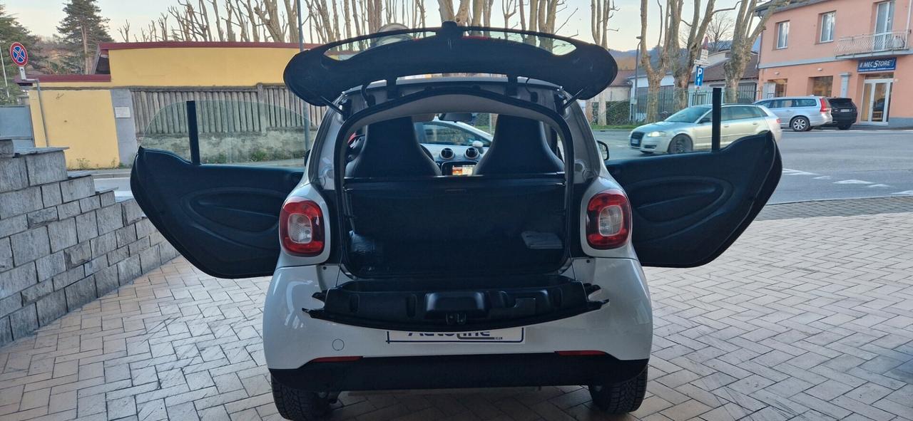 Smart ForTwo 70 1.0 twinamic 68.565 km NAVI