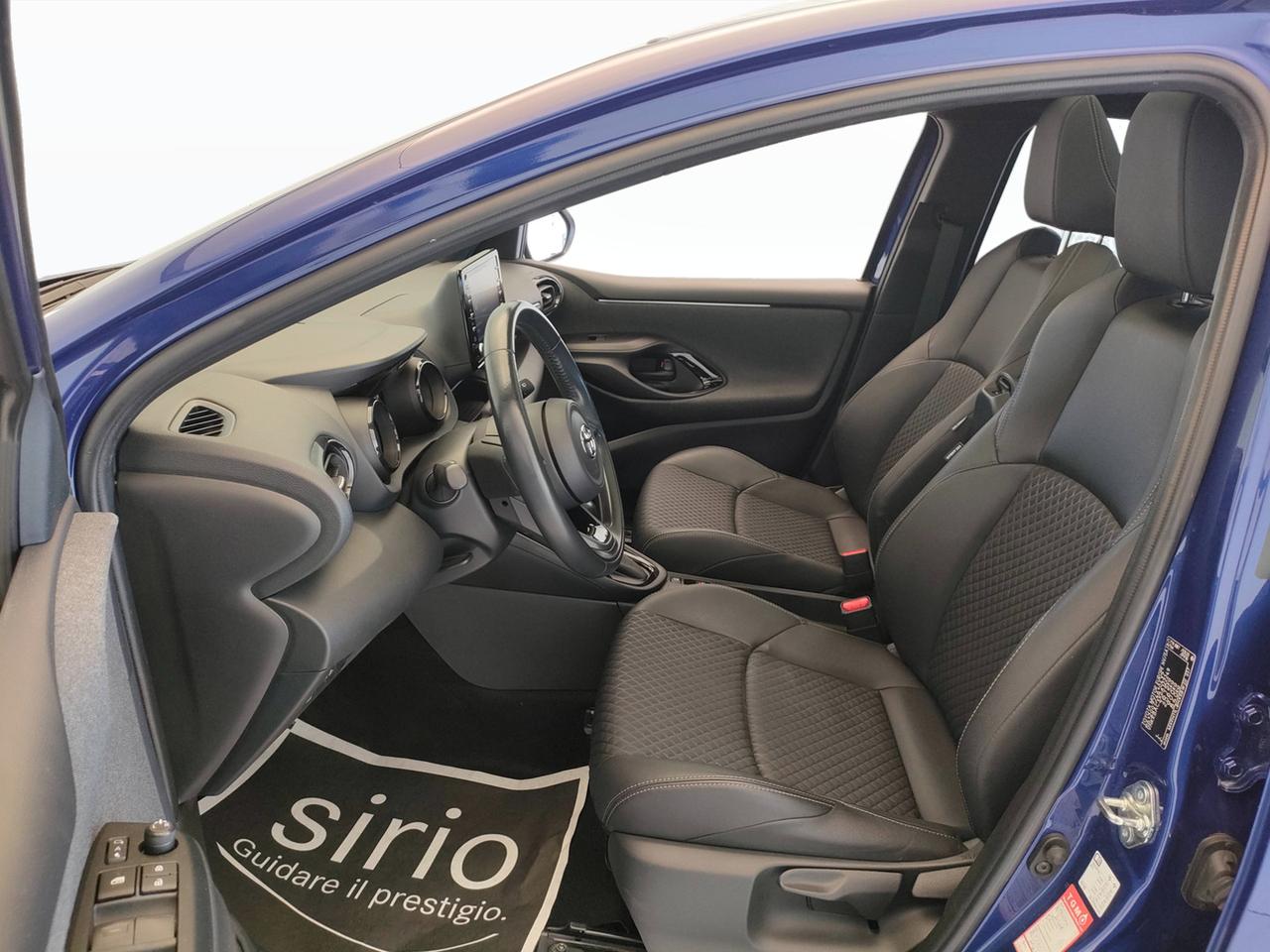 TOYOTA Yaris IV 2020 - Yaris 1.5h Lounge
