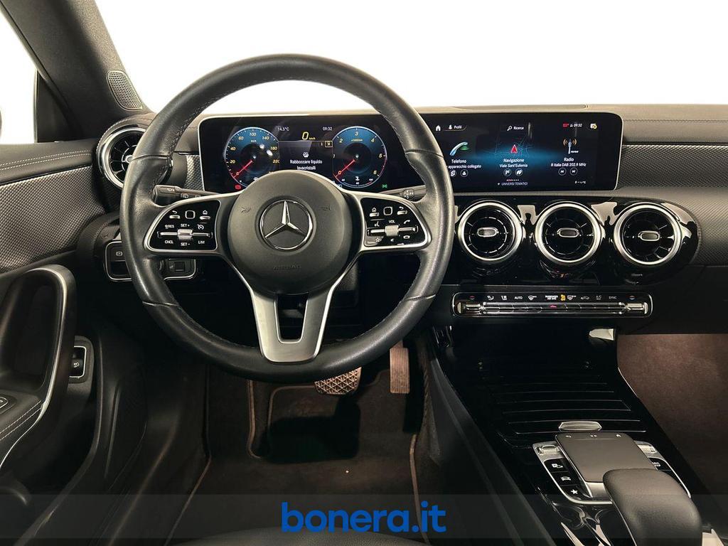 Mercedes CLA Shooting Brake 200 D Sport 8G-DCT