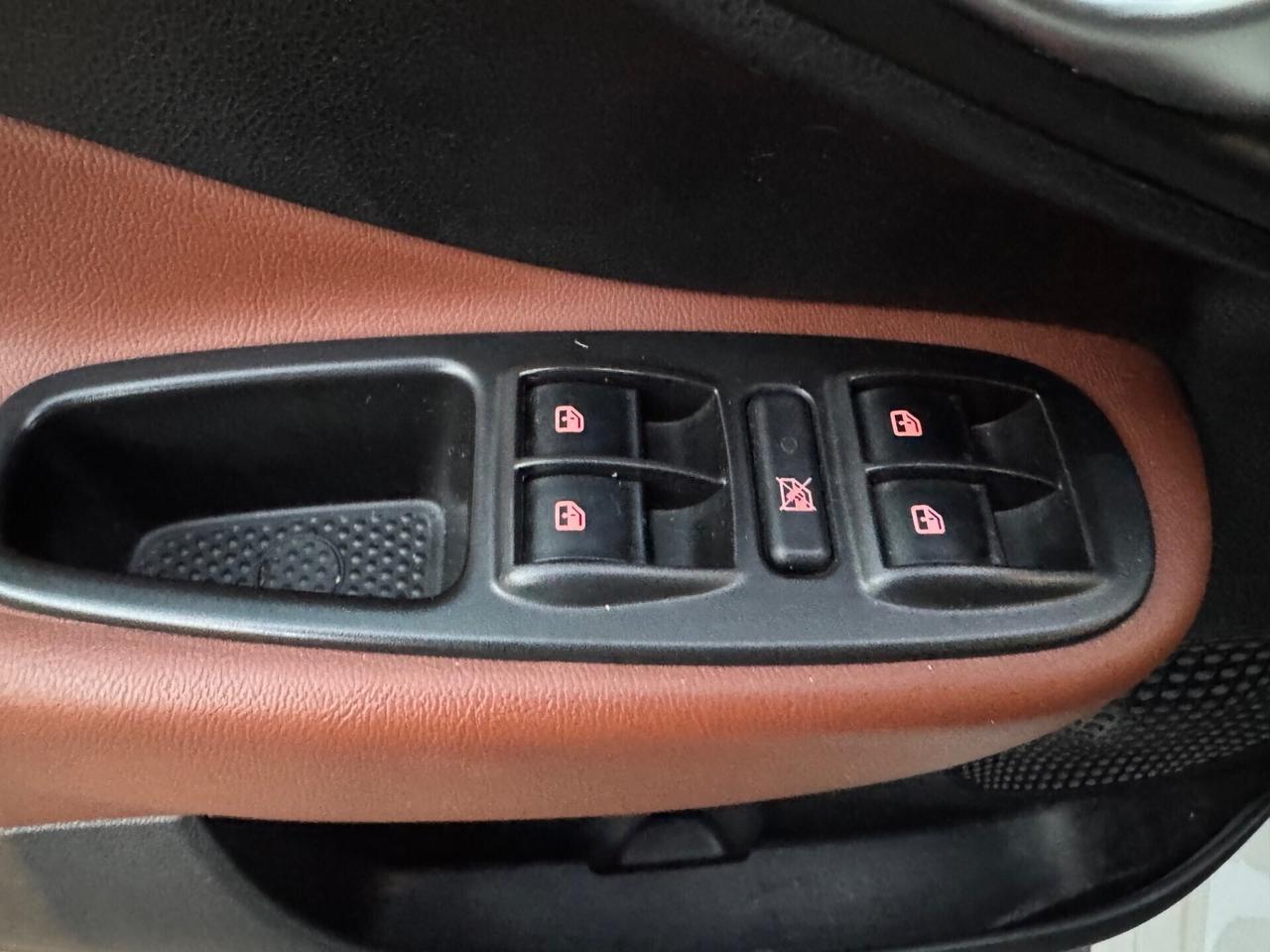 Fiat 500L 1.6 Multijet 105 CV Trekking Bicolore 16