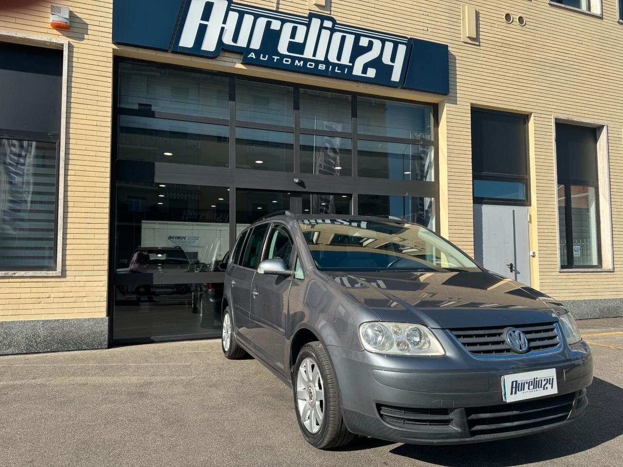 Volkswagen Touran 1.6 16V FSI Highline NEOPATENTATO
