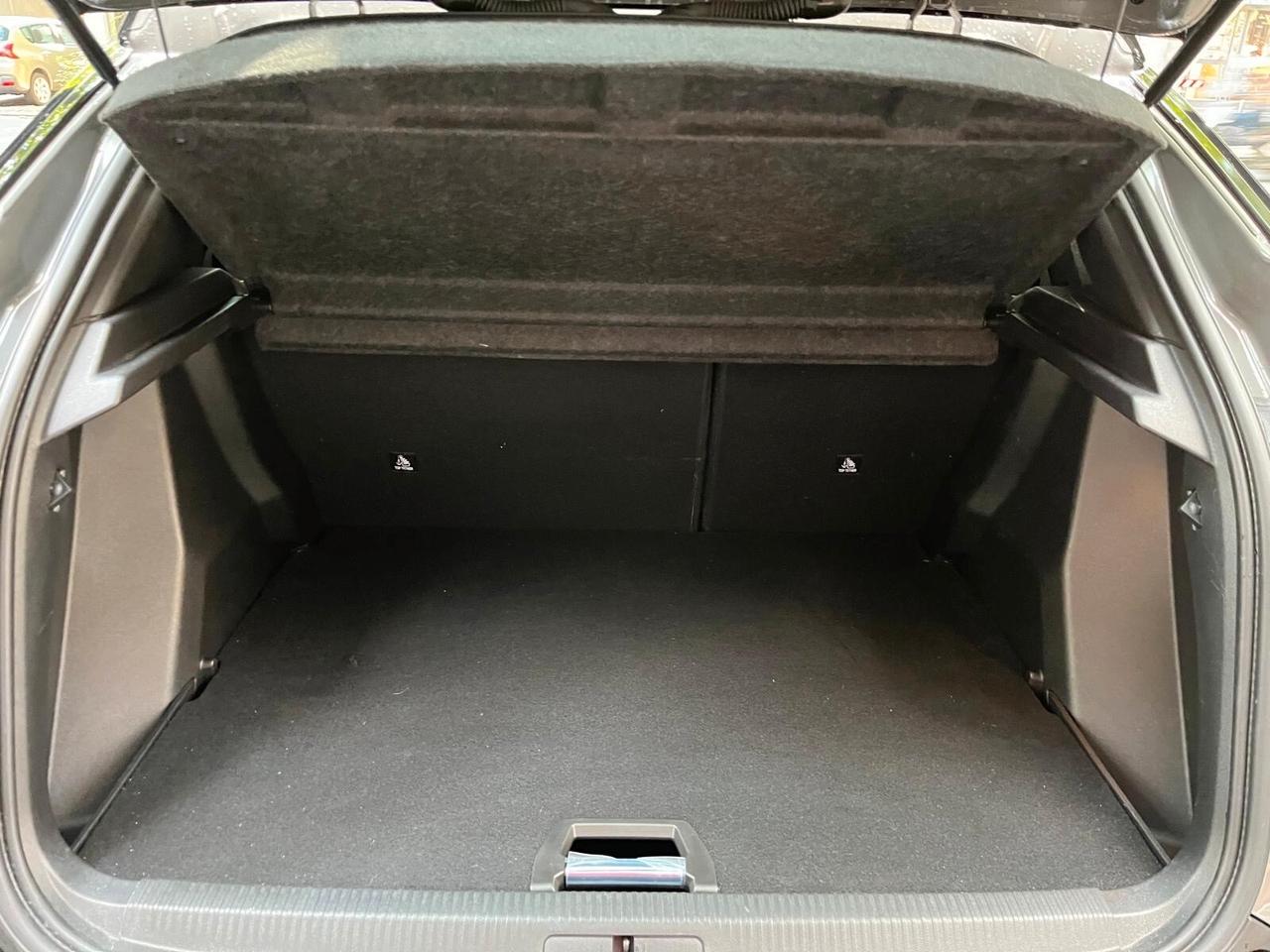 Peugeot 2008 Hybrid 136 e-DCS6 GT