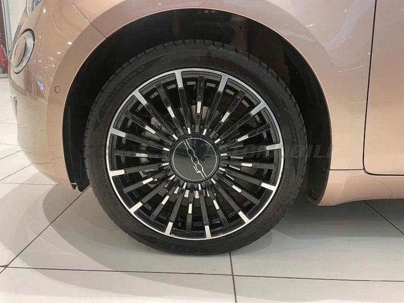 FIAT 500 500e 3+1 42 kWh La Prima
