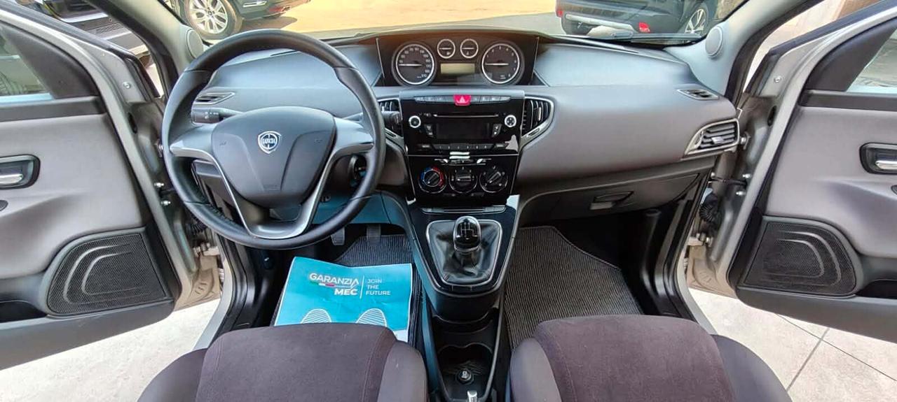 Lancia Ypsilon 1.2 69 CV 5 porte S&S Gold