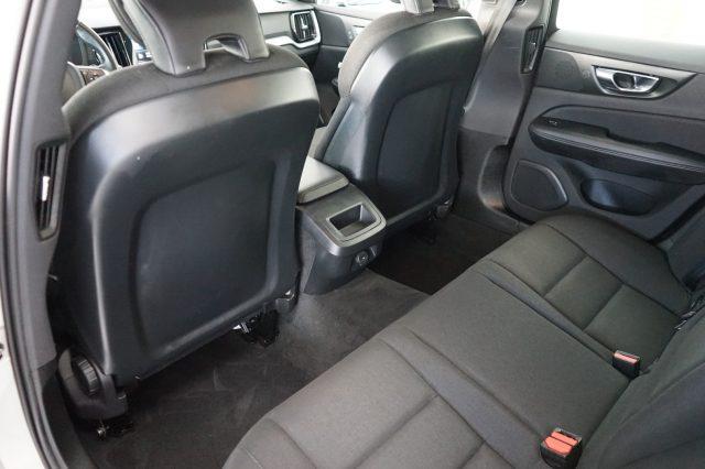 VOLVO V60 D3 Momentum Business Uniprop. Ufficiale Italia