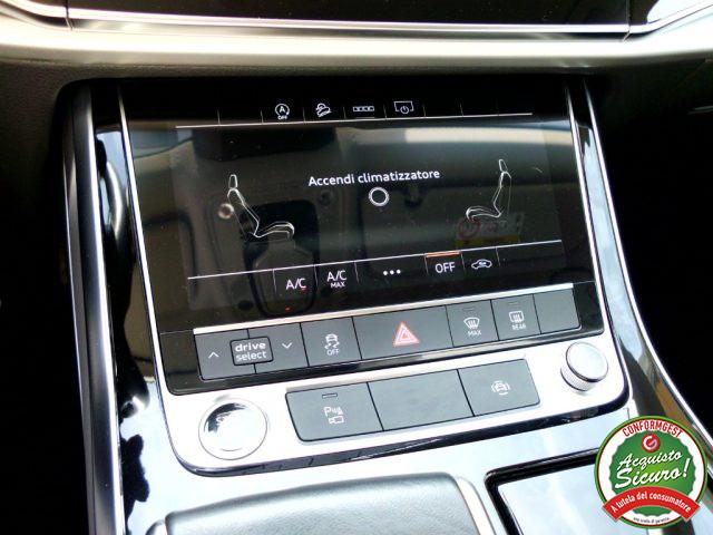 AUDI Q8 45 TDI quattro tiptronic Sport