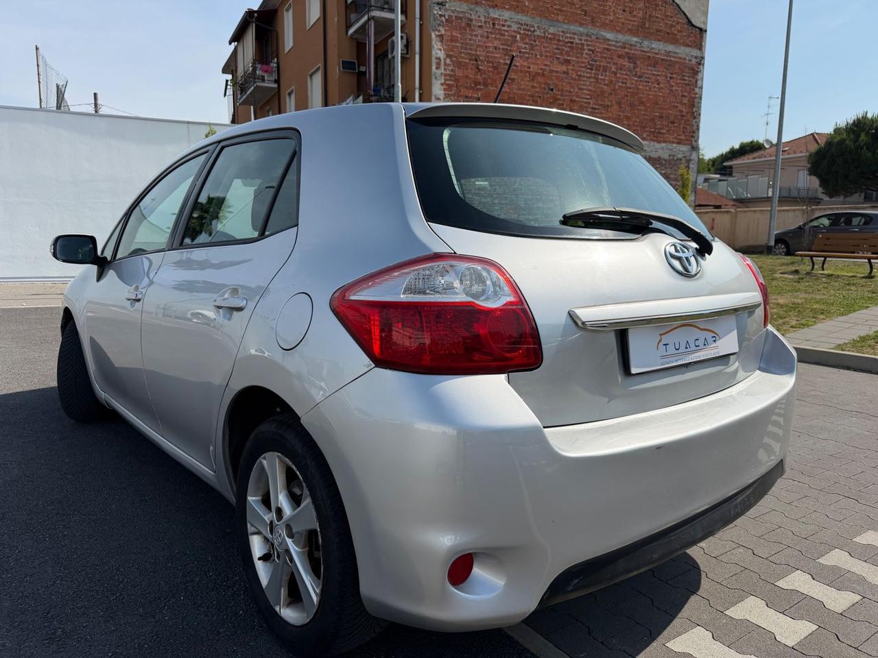 Toyota Auris 2.0 D-4D SOL #11110