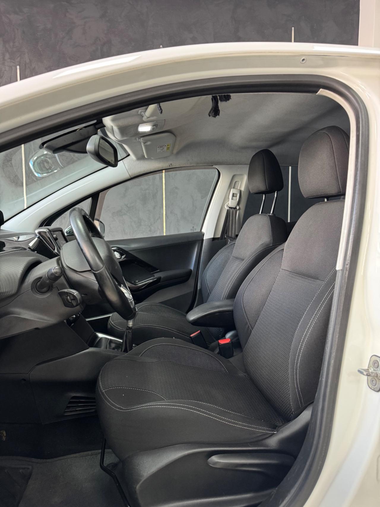 Peugeot 208 BlueHDi 100 5 porte Allure