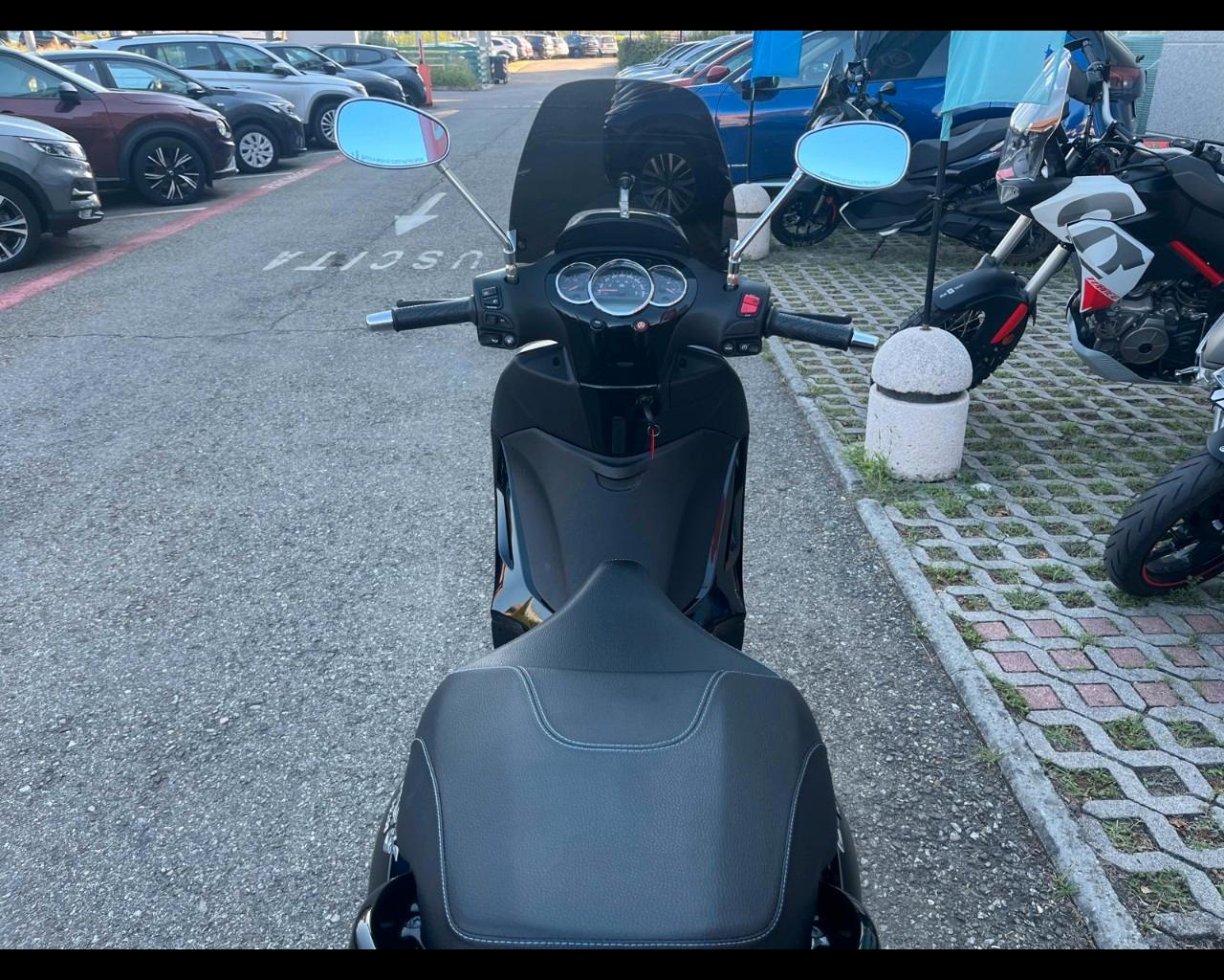PIAGGIO Beverly - Beverly 300 ie Police Abs-asr my17