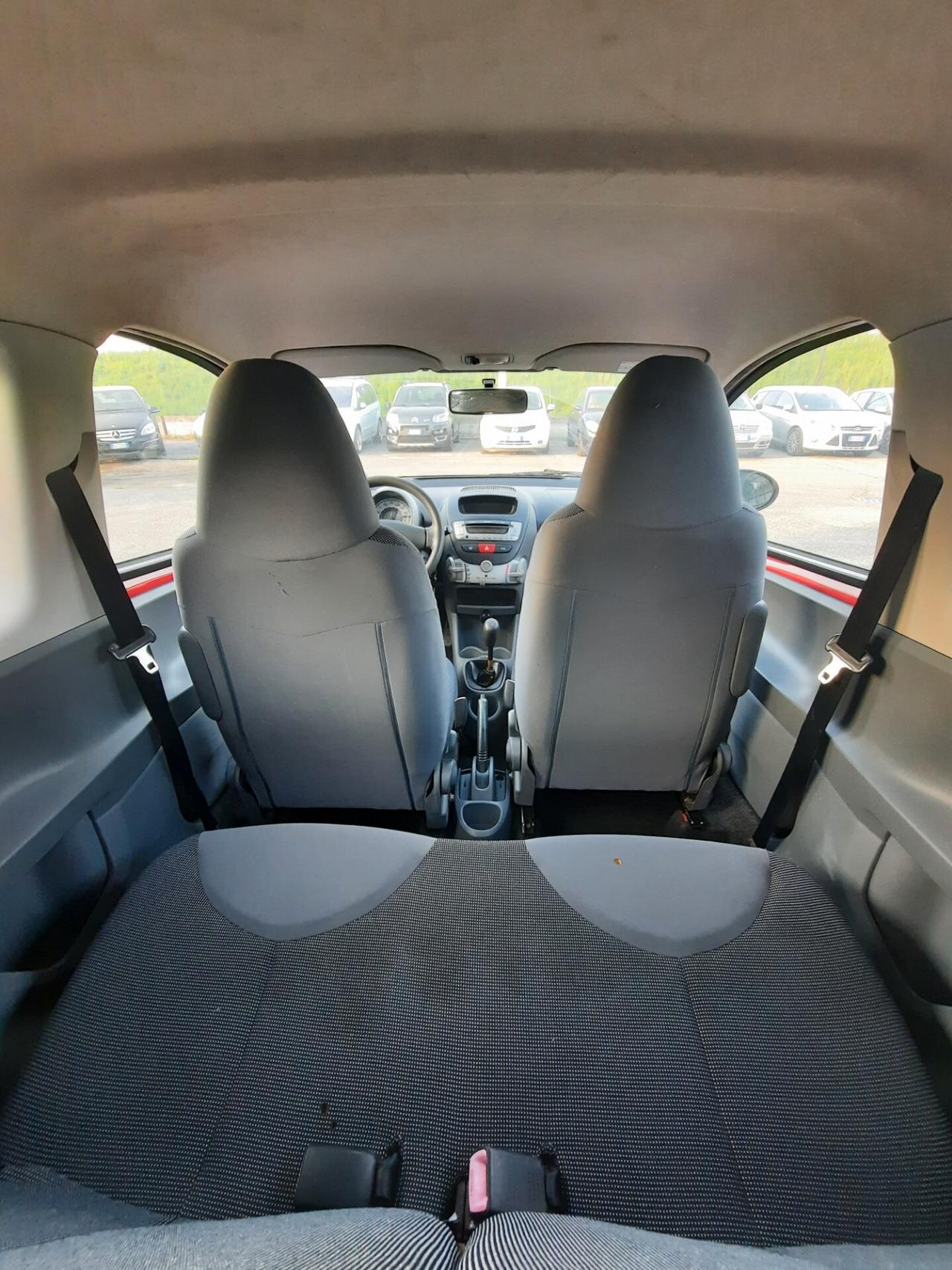 Peugeot 107 1.0 68 CV Ok neopatentati