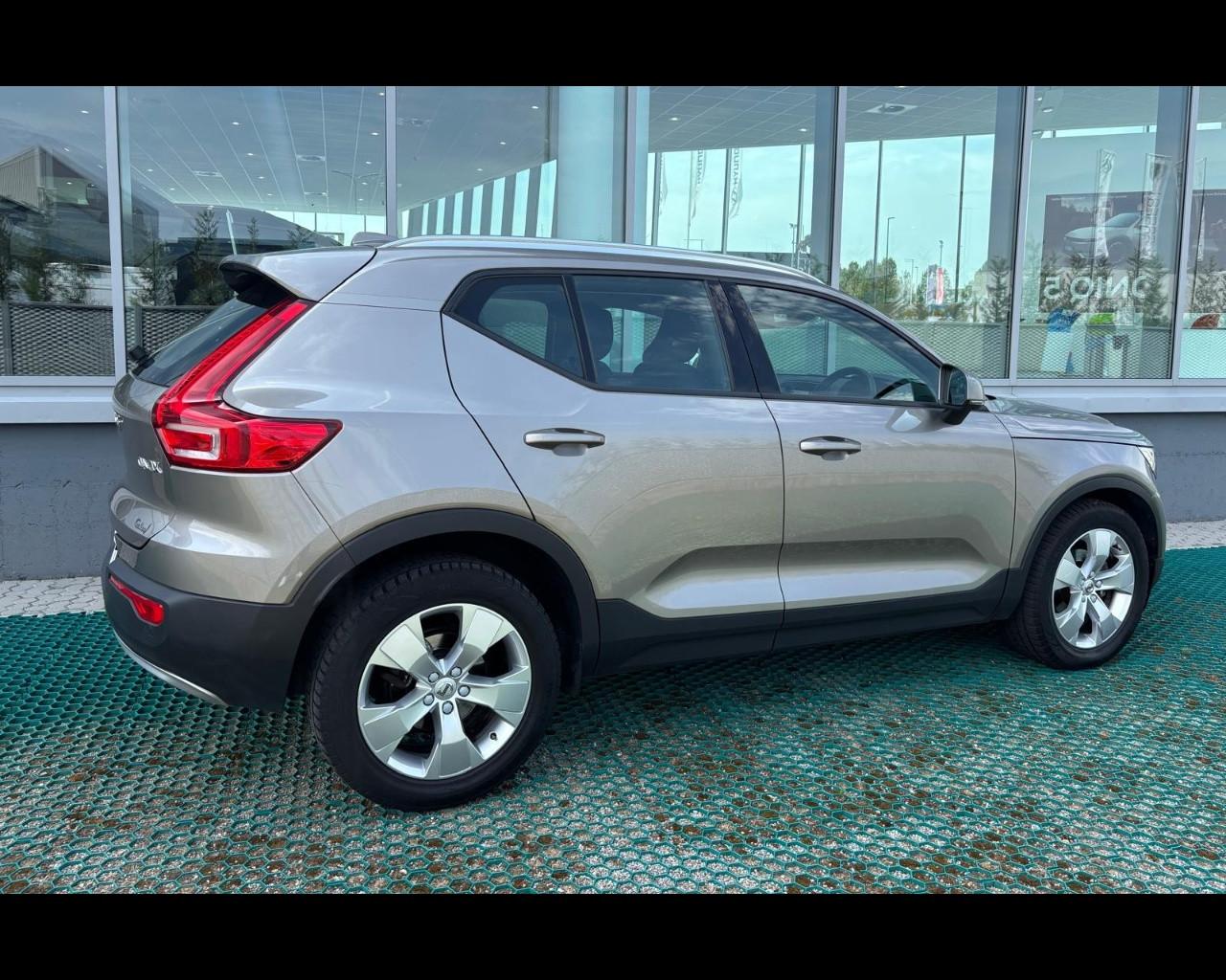 VOLVO XC40 N1 - XC40 N1 1.5 T2 Momentum geartronic AUTOCARRO
