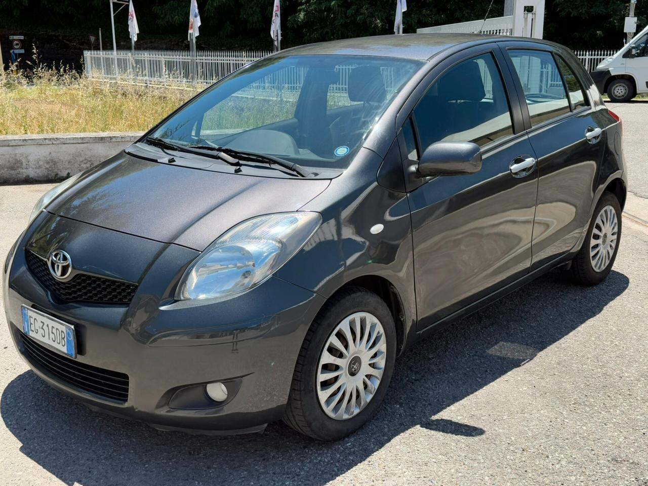 Toyota Yaris 1.0 5 porte Sol