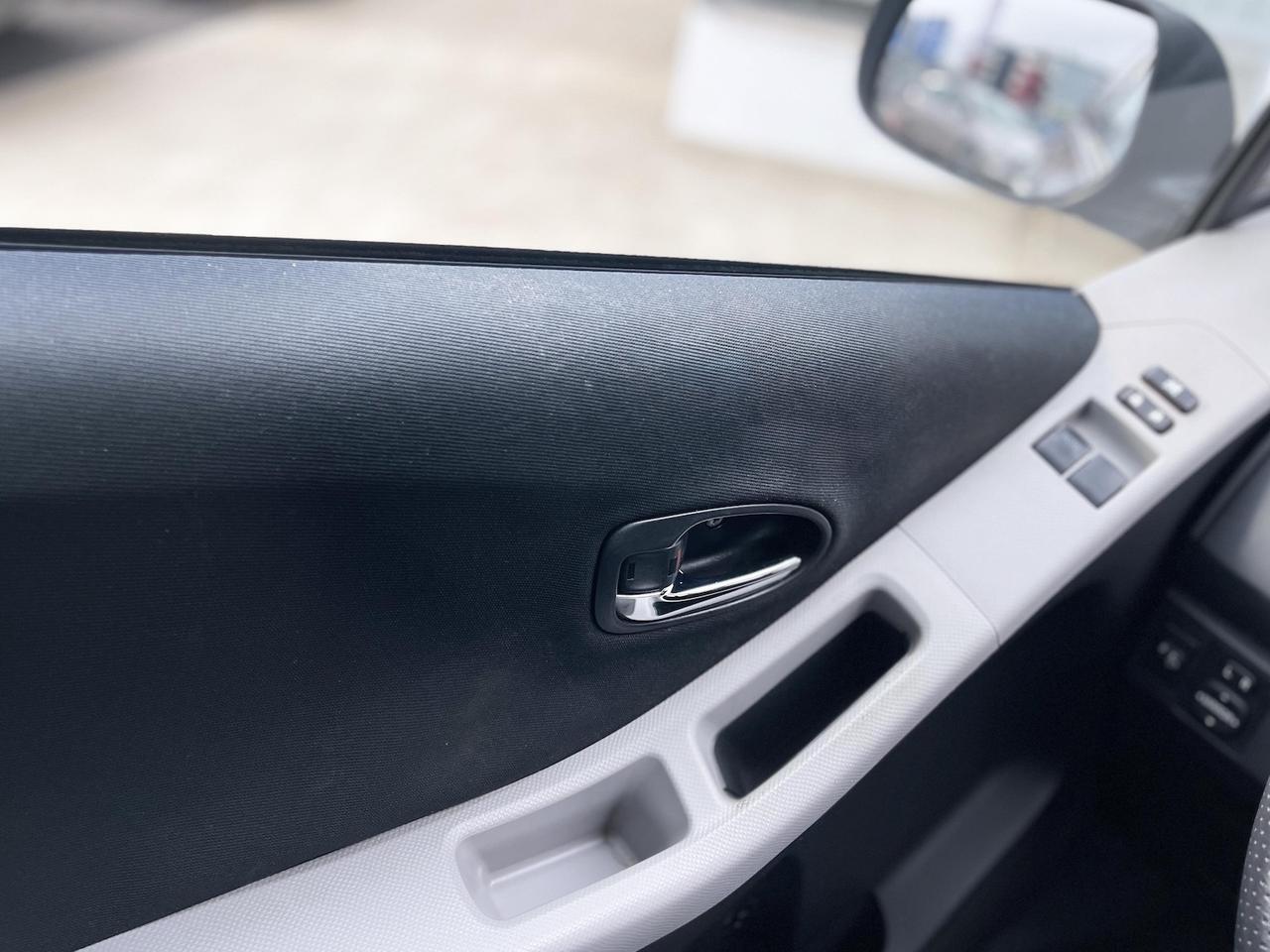 Toyota Yaris 1.3 Benzina 100CV E4 Neo - 2010