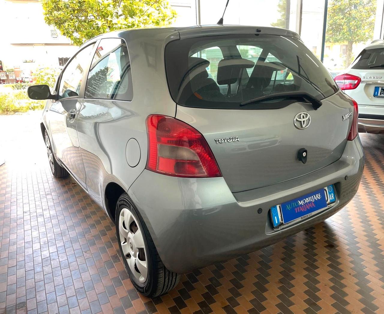 Toyota Yaris 1.0 3 porte