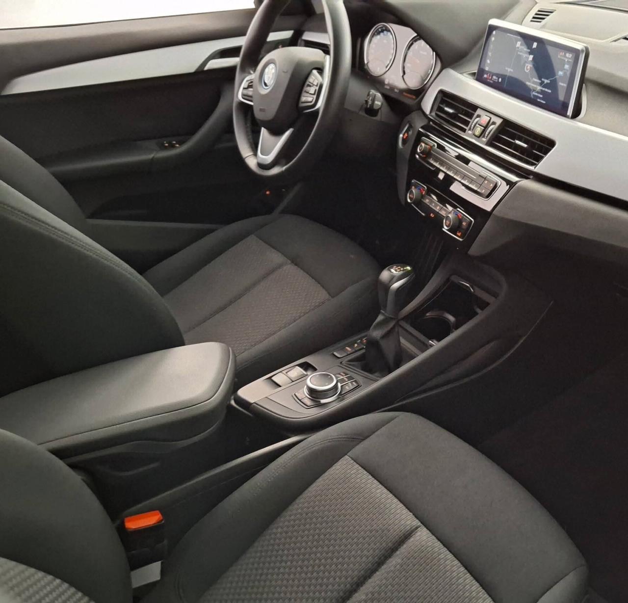 Bmw X1 xDrive25e Sport Cerchi 19 Navigazione full optional