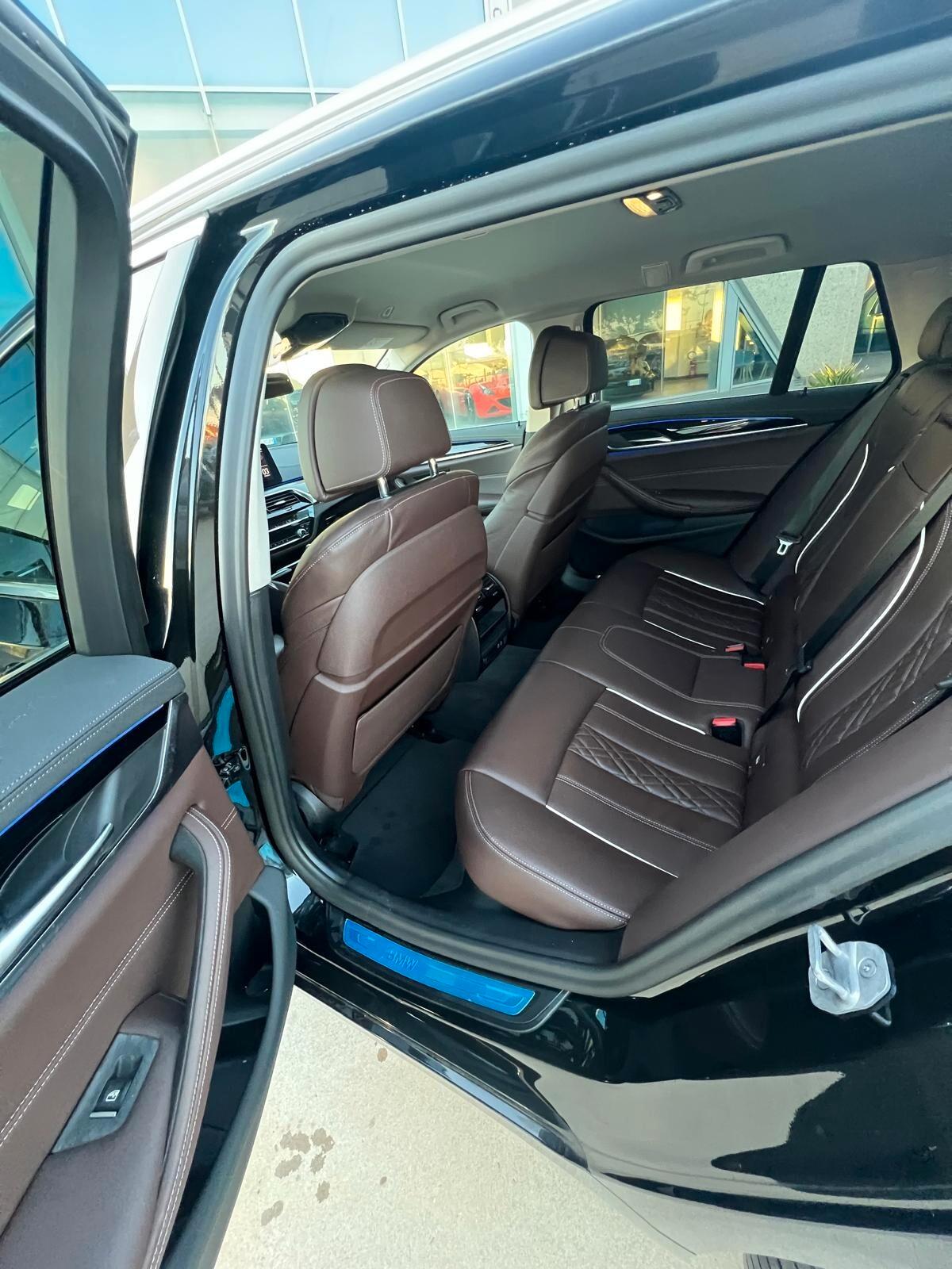 Bmw 530d 48V Touring Luxury possibilità noleggio no scoring