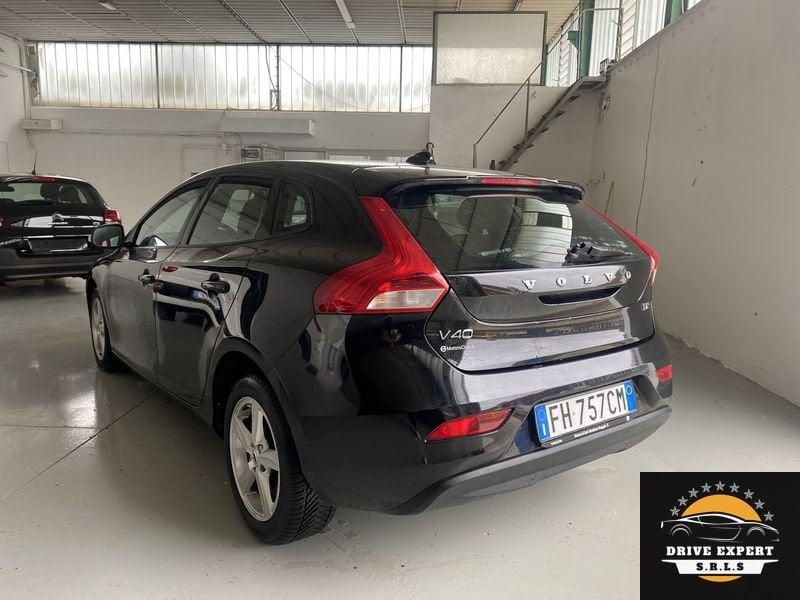 Volvo V40 D2 Geartronic R-Design Momentum