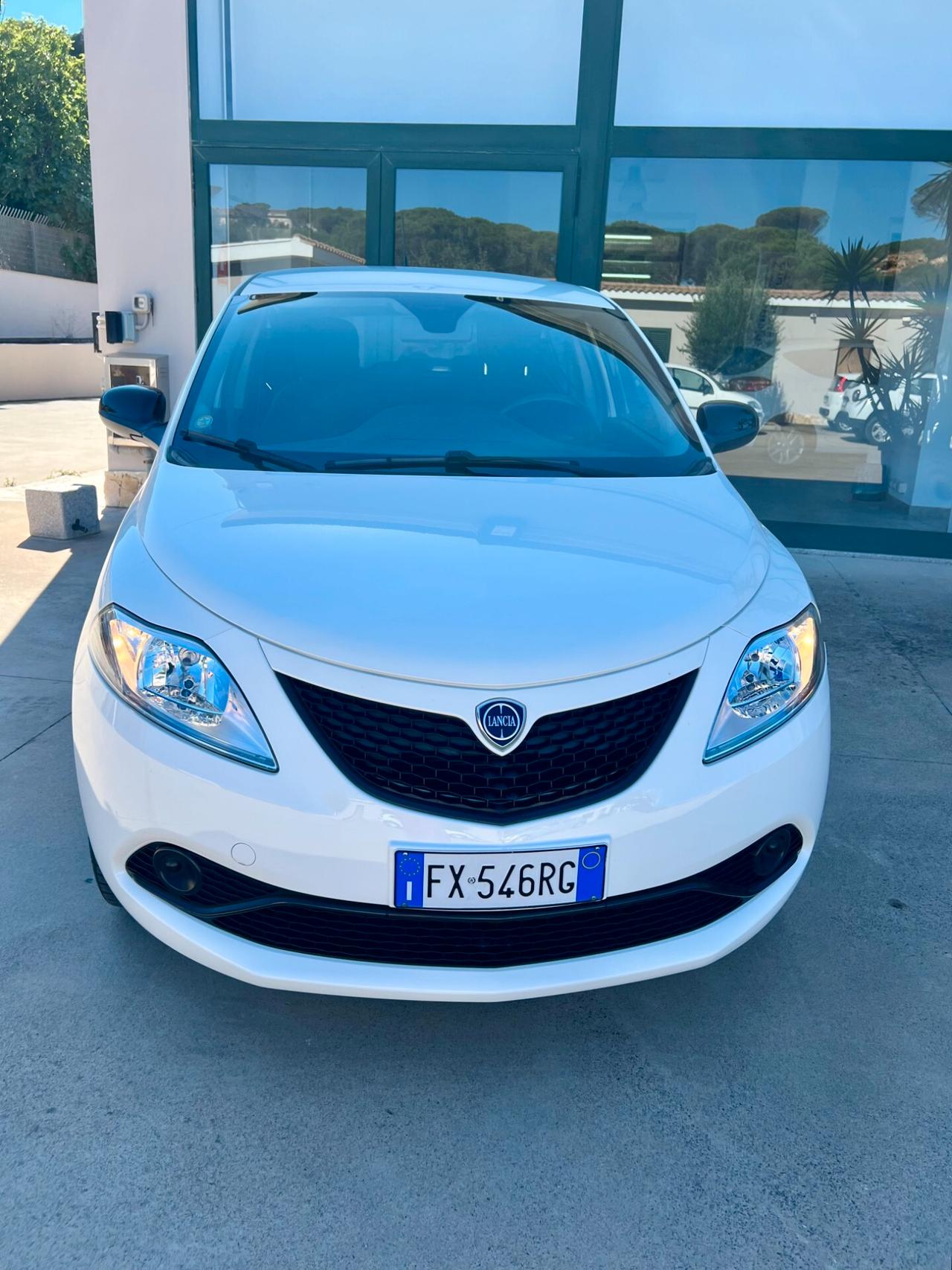 Lancia Ypsilon 1.2 69 CV 5 porte S&S Gold