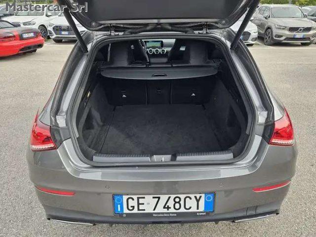 MERCEDES-BENZ CLA 180 CLA Shooting Brake Premium auto - GE748CY