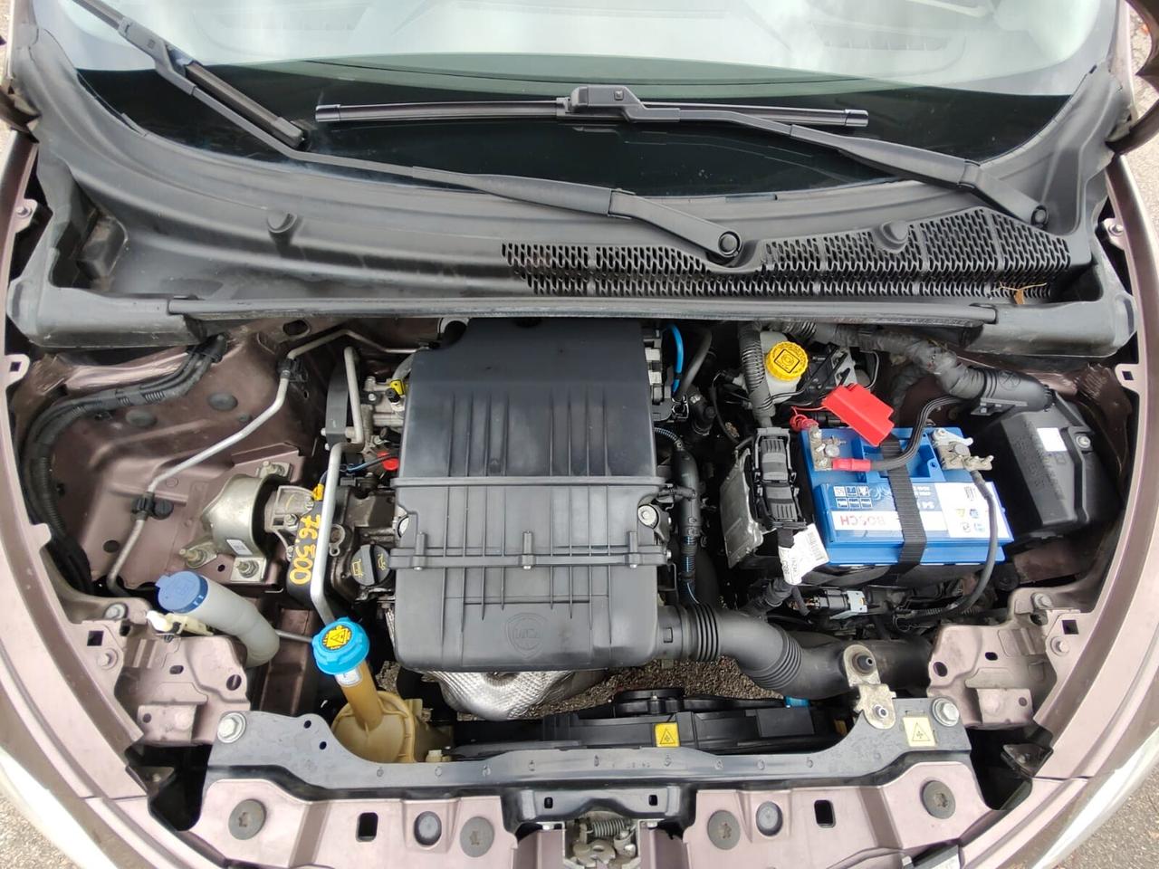 Lancia Ypsilon ELLE 5 PORTE, 1.2 8V 69CV, EURO 6B, OK NEOPATENTATI, GARANZIA L.12 MESI