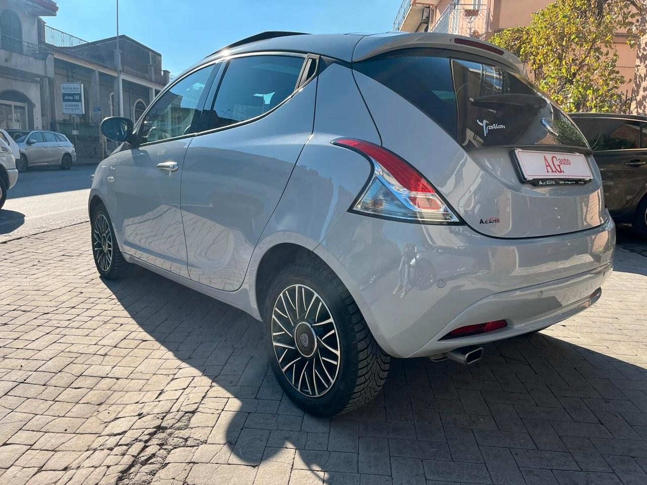 Lancia Ypsilon 1.3 MJT 16V 95 CV 5 porte S&S MYA TETTO APRIBILE