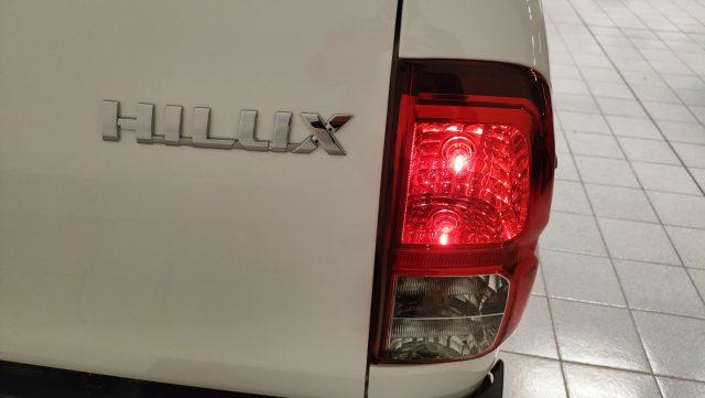 TOYOTA Hilux 2.4 D-4D 4WD Extra Cab PRONTA CONSEGNA KM 0