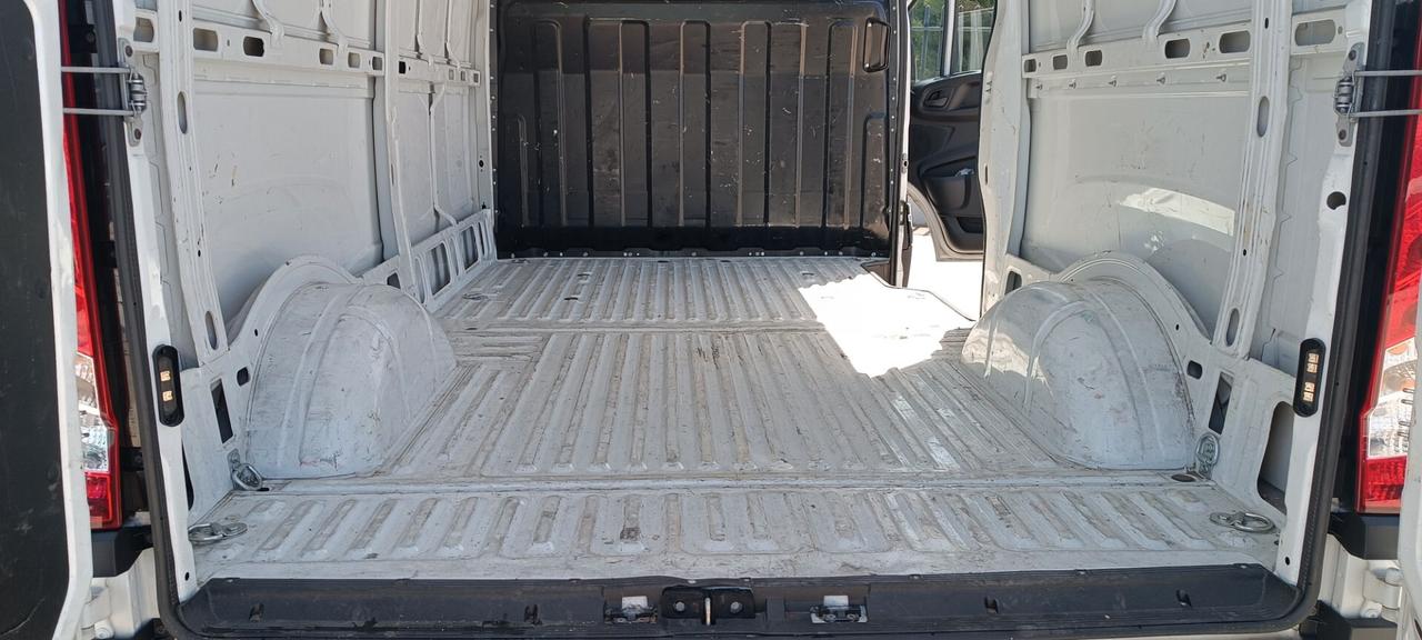 Iveco Daily 35s 12 2,3 m jet h2 cambio manuale km 153000