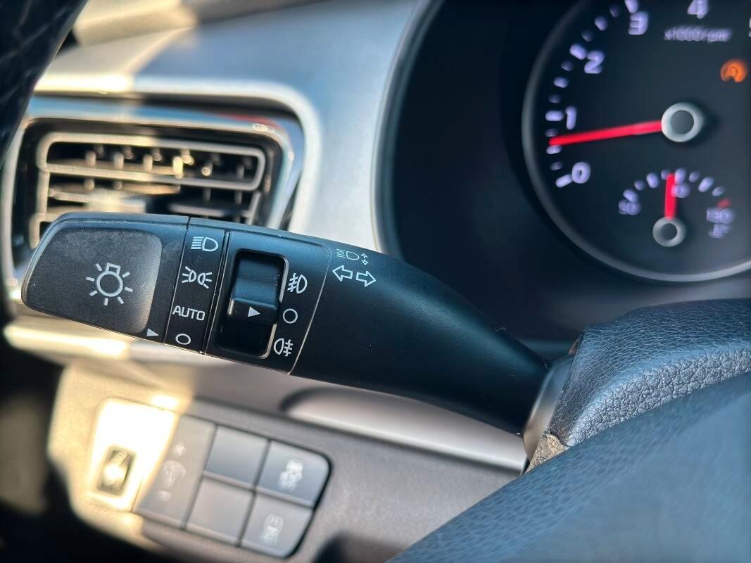 Kia Stonic 1.4 mpi eco Style GPL 97cv CON TELECAM E CARPLAY