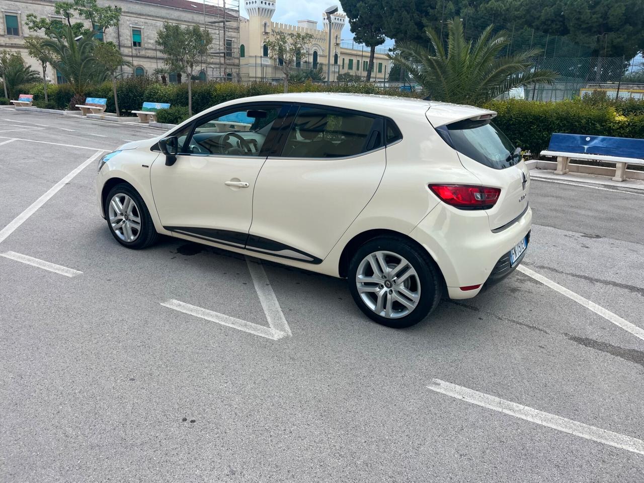 Renault Clio 1.2 75 CV 5 p. Duel X NeoPatentati