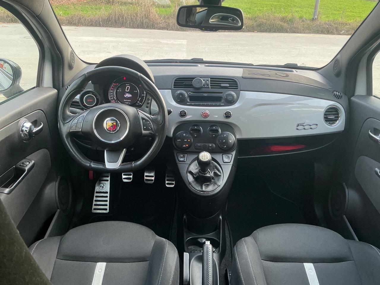 Abarth 500 1.4 Turbo T-Jet Custom