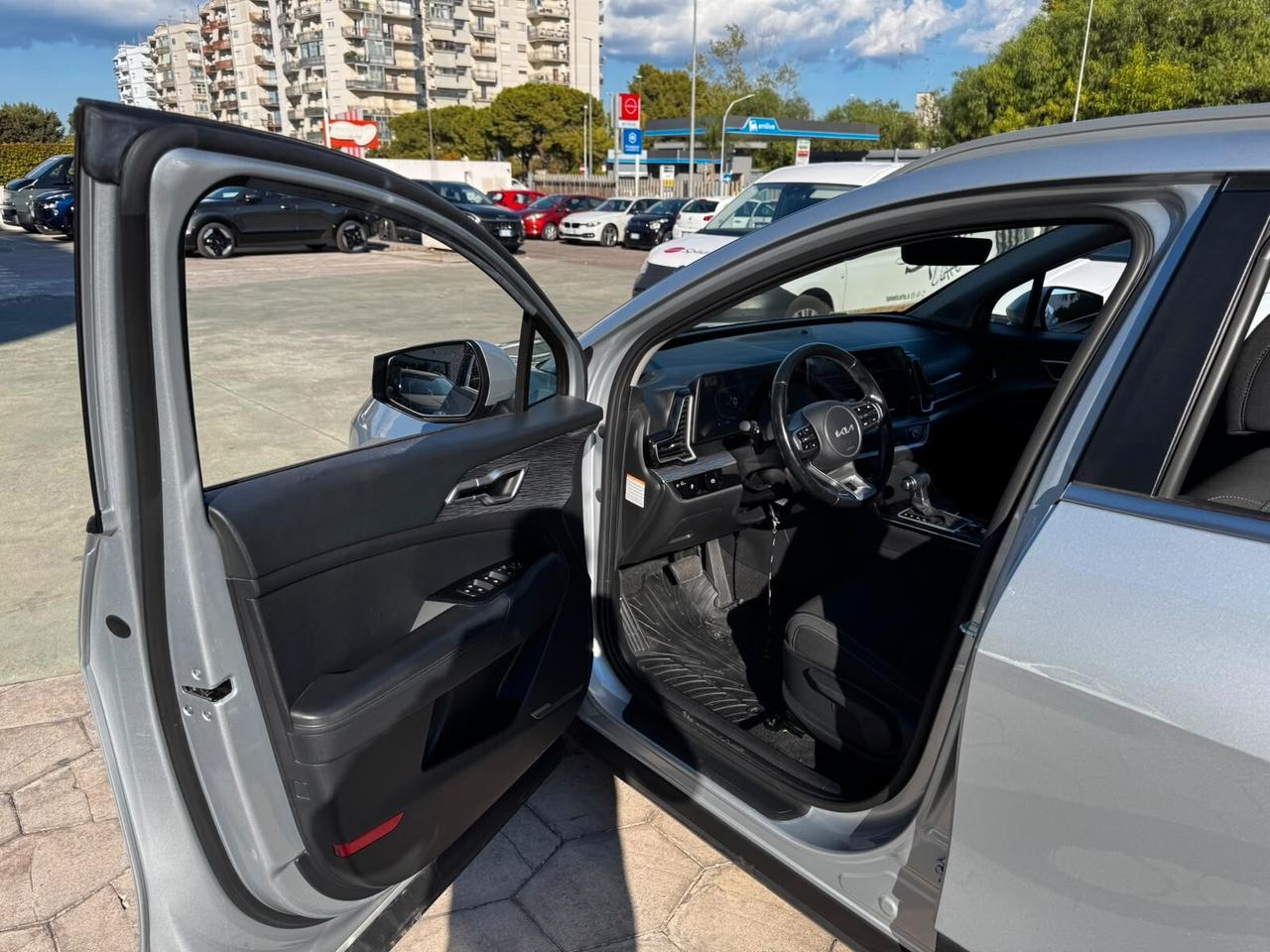 KIA SPORTAGE 1.6 DIESEL HYBRID 2023 ACCESSORIATA