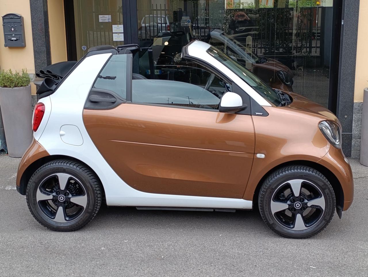 Smart ForTwo 90 0.9 Turbo aut. cabrio Passion navi telecamera