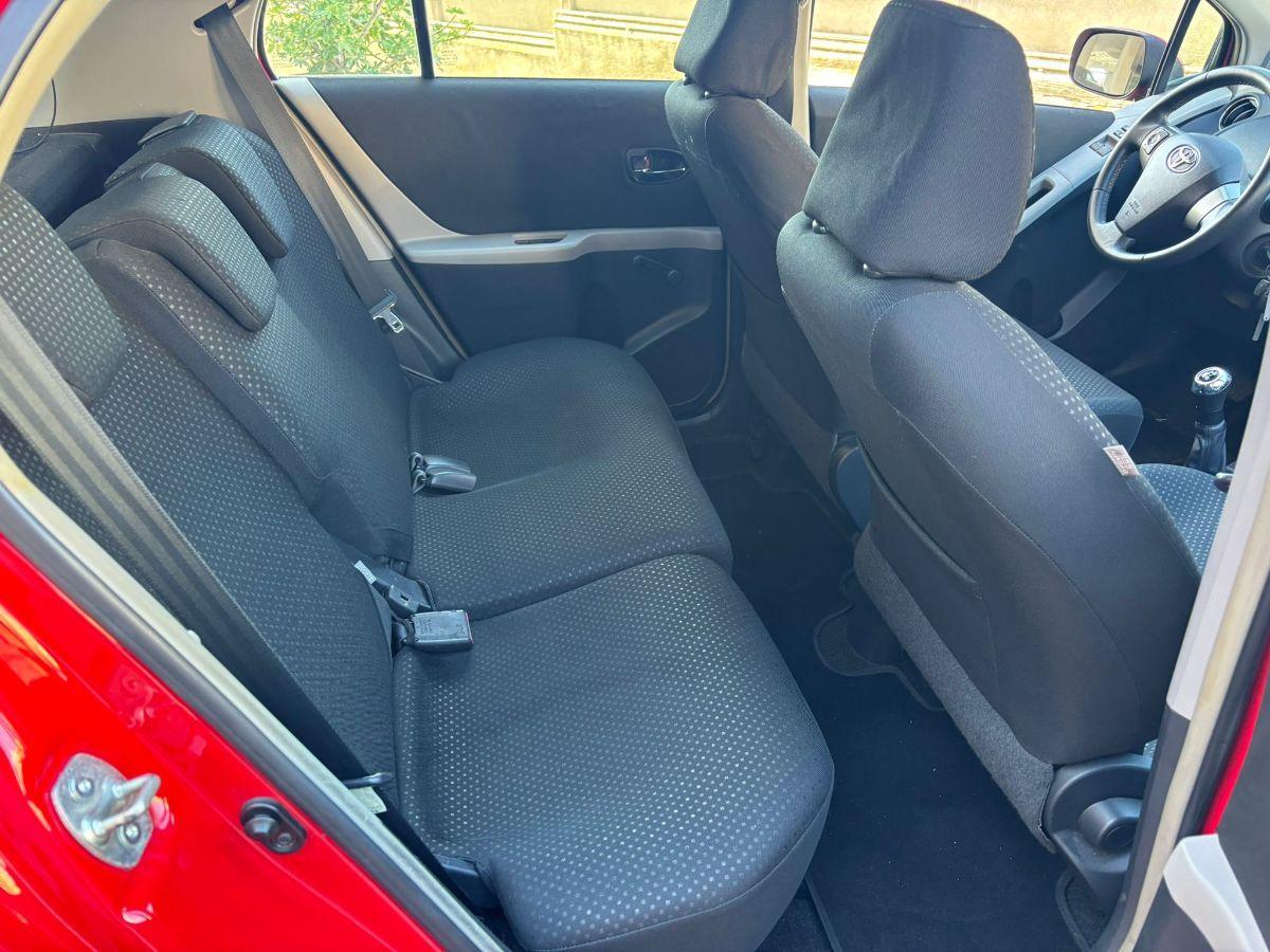 TOYOTA Yaris 1.0 5p. Sol