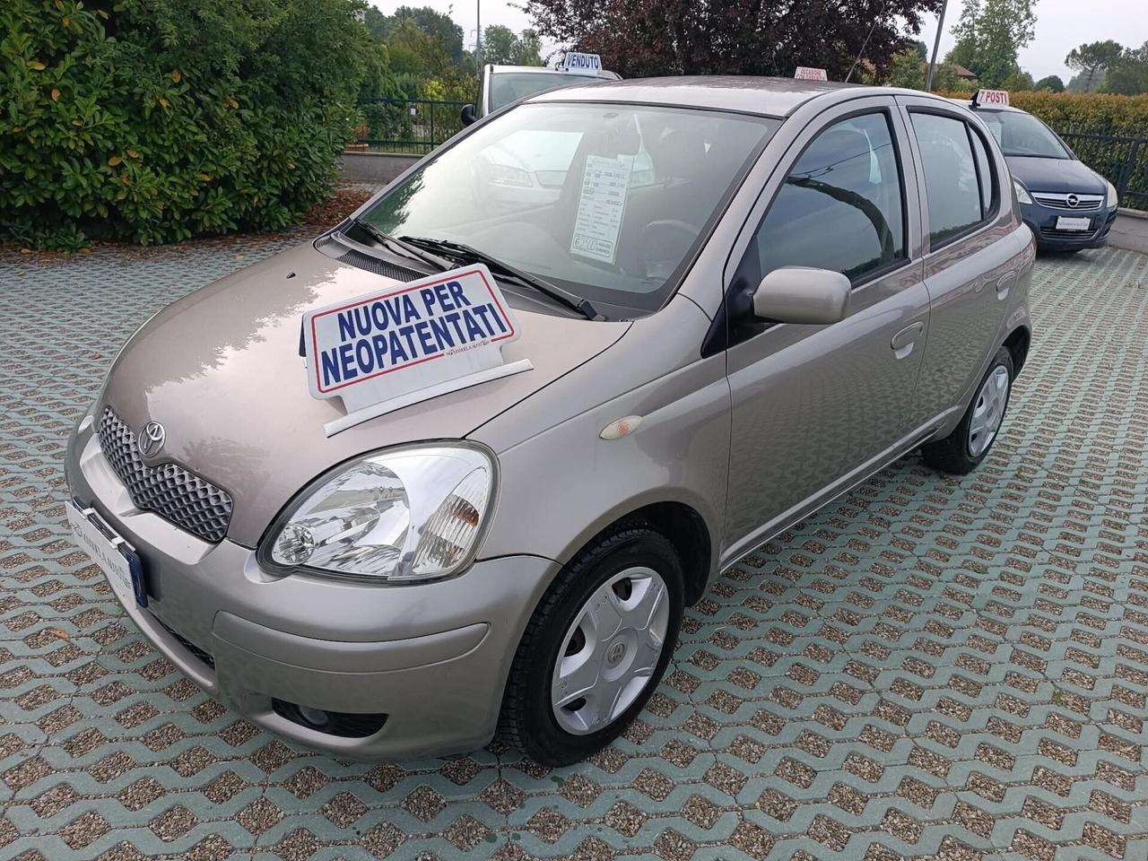 Toyota Yaris 1.0i 16V cat 5 porte Sol