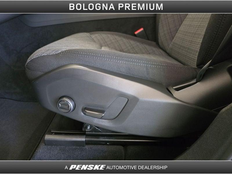 Volvo XC60 B4 (d) AWD automatico Core