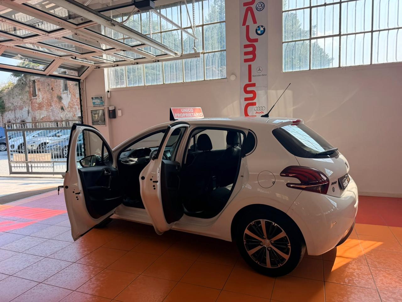 Peugeot 208 BlueHDi 100 5 porte Allure