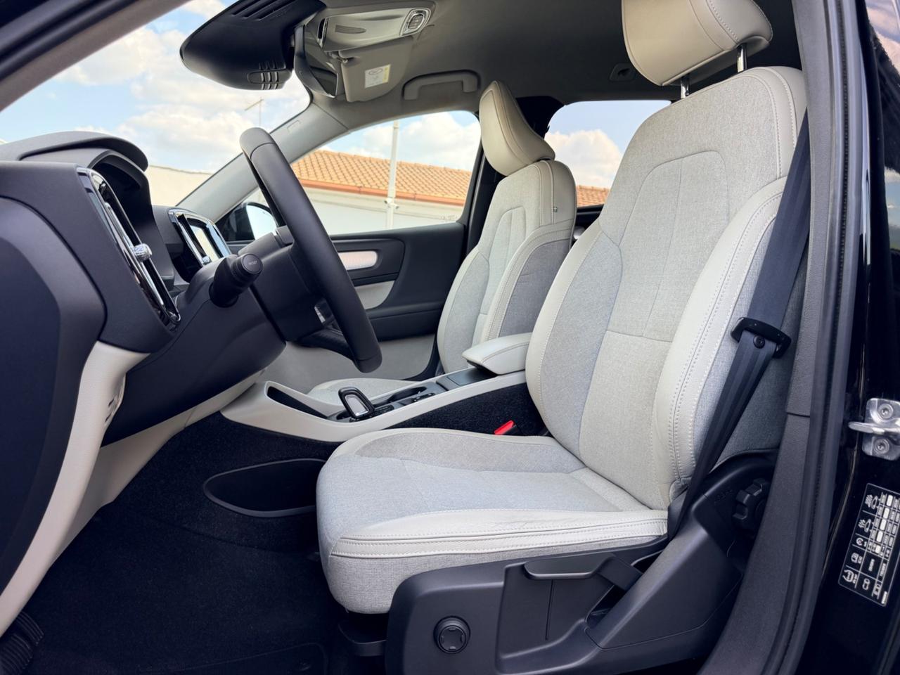 Volvo XC40 D3 AWD Geartronic Momentum in garanzia