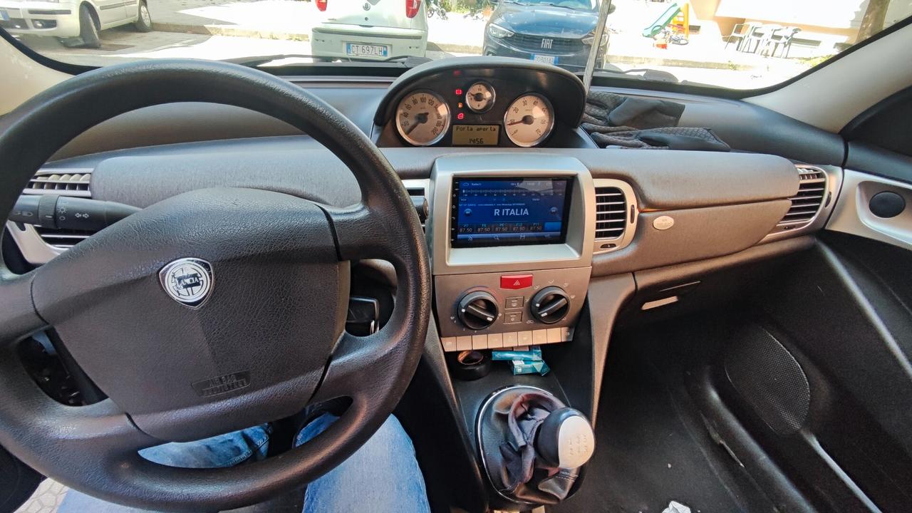 Lancia Ypsilon 1.3 MJT