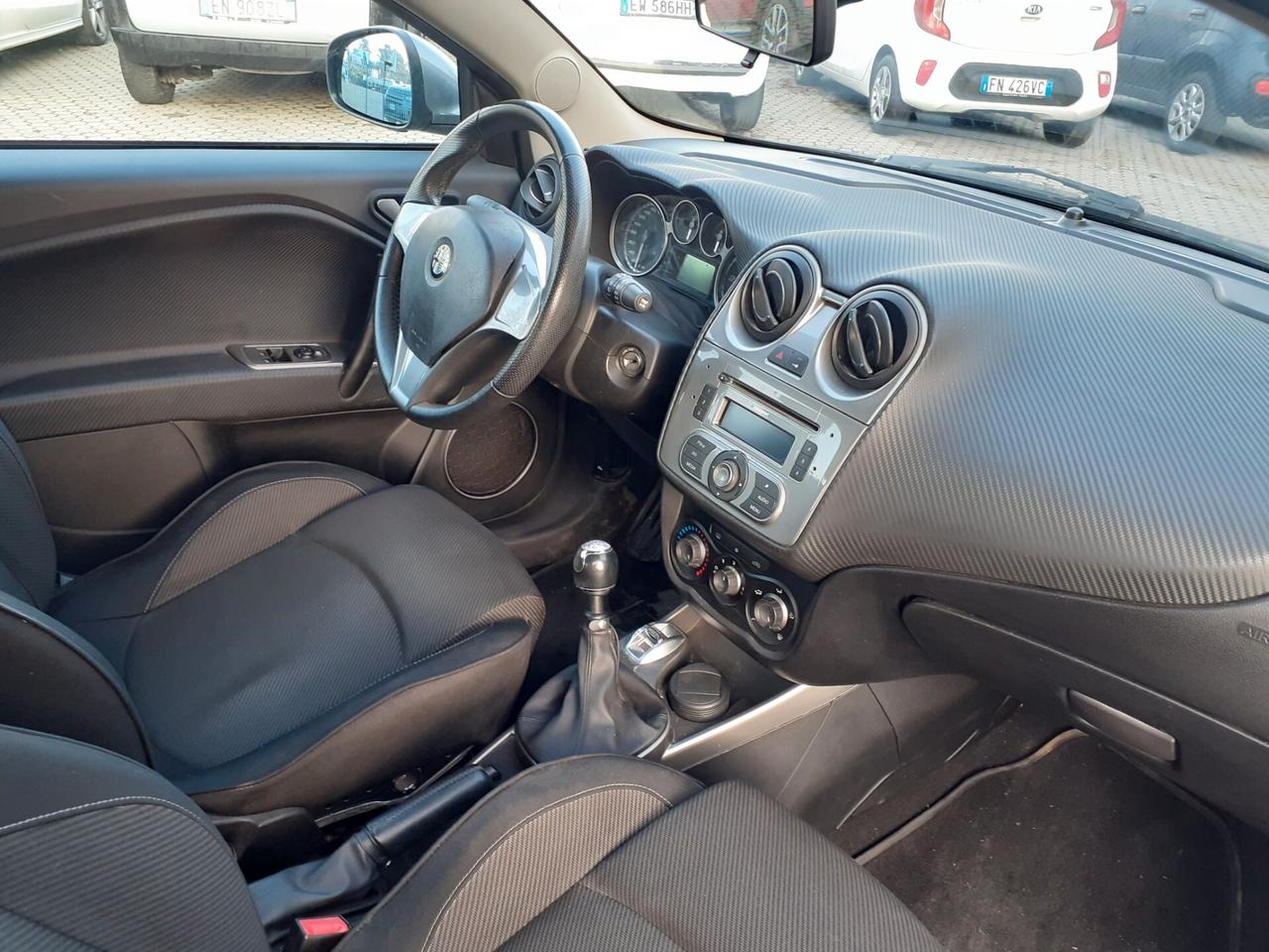 Alfa Romeo MiTo 1.6 JTDm 16V Distinctive Sport Pack