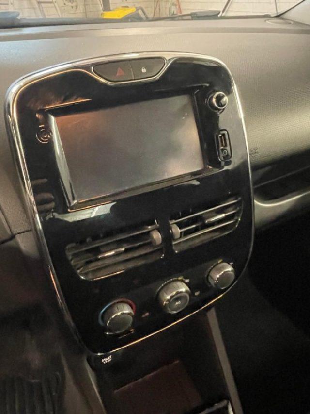 RENAULT Clio 1.2 75CV 5 porte Live