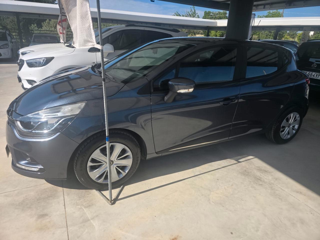 Renault Clio dCi 8V 75 CV 5 porte Moschino Life
