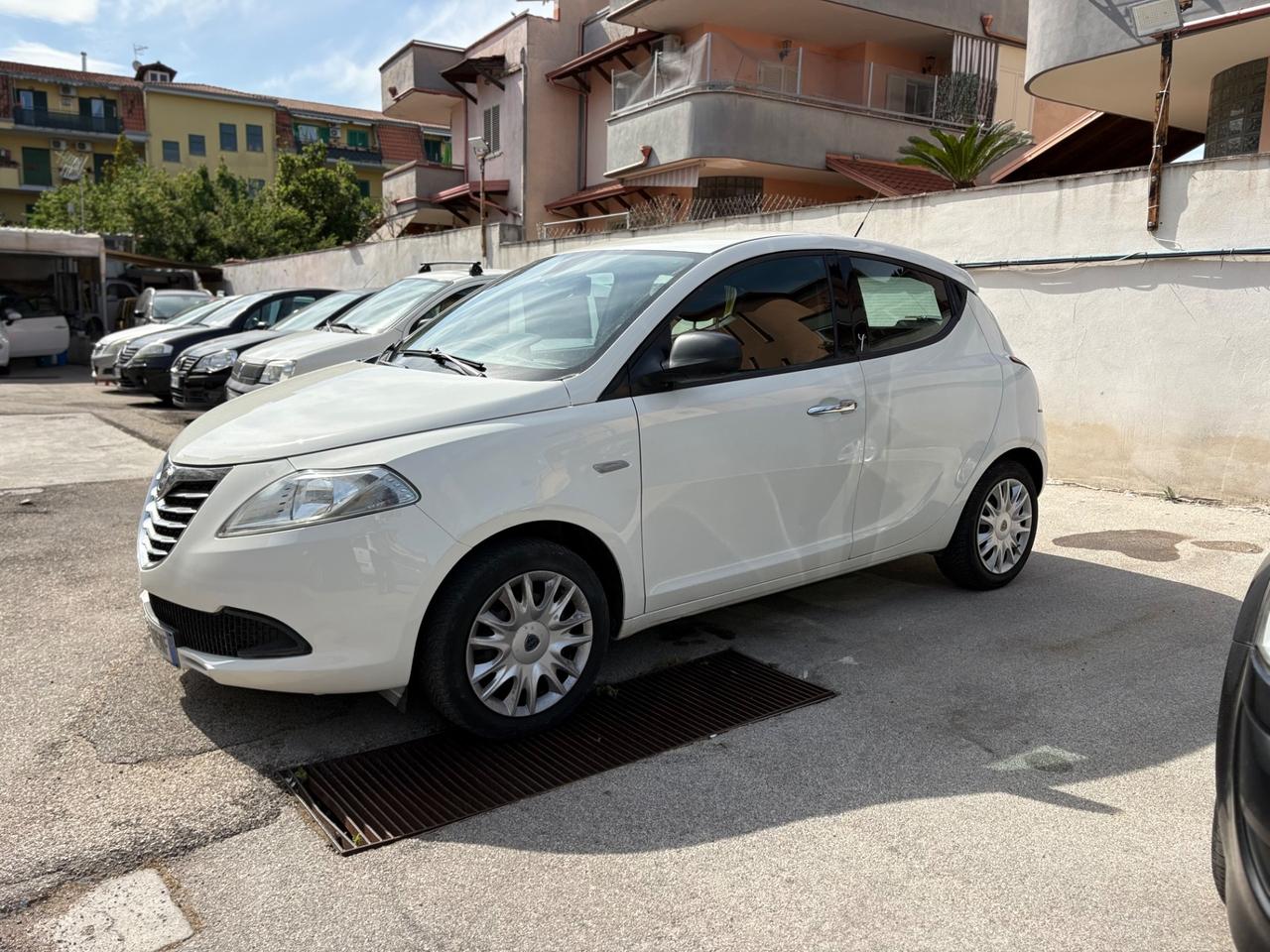 Lancia Ypsilon 1.2 benzina 69 CV 5 porte